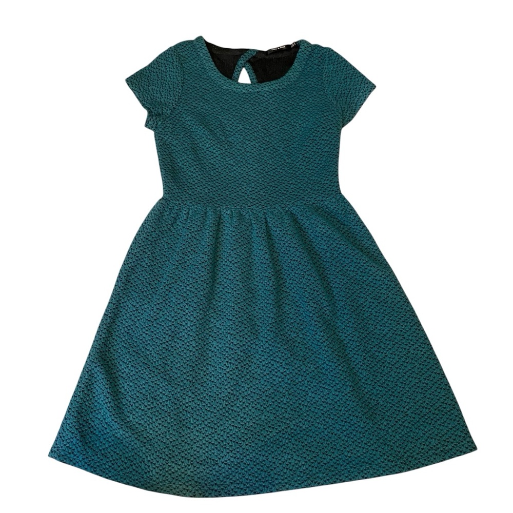 Doe and Rae Knit Knee Length Dress with Keyhole
